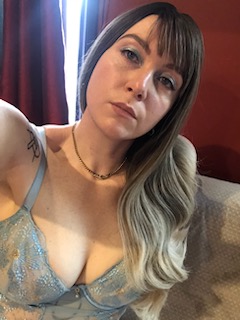 Julia Olssen photo 4
