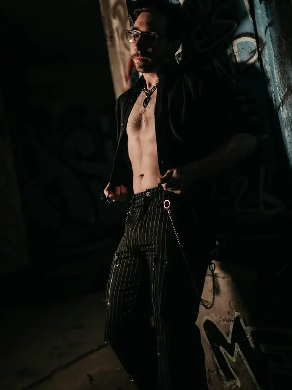 Dante Ravencroft photo 2