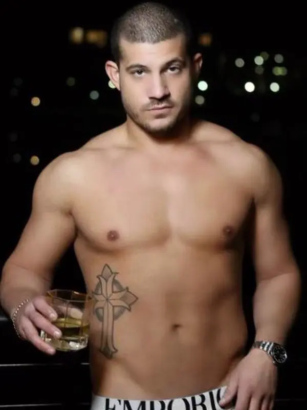 Daniel Cruze photo 5