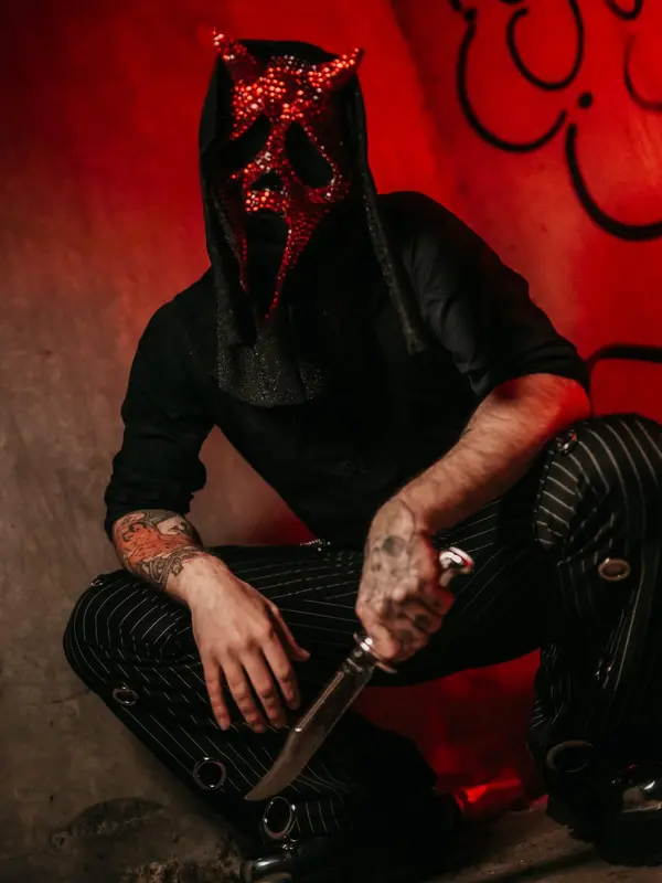 Dante Ravencroft photo 6